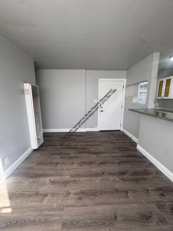 8656 Macarthur Boulevard - Photo 2 of 25