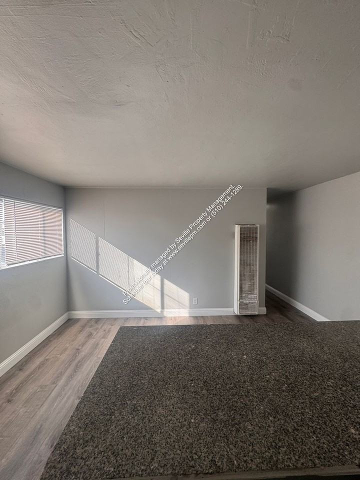 8656 Macarthur Boulevard - Photo 5 of 25