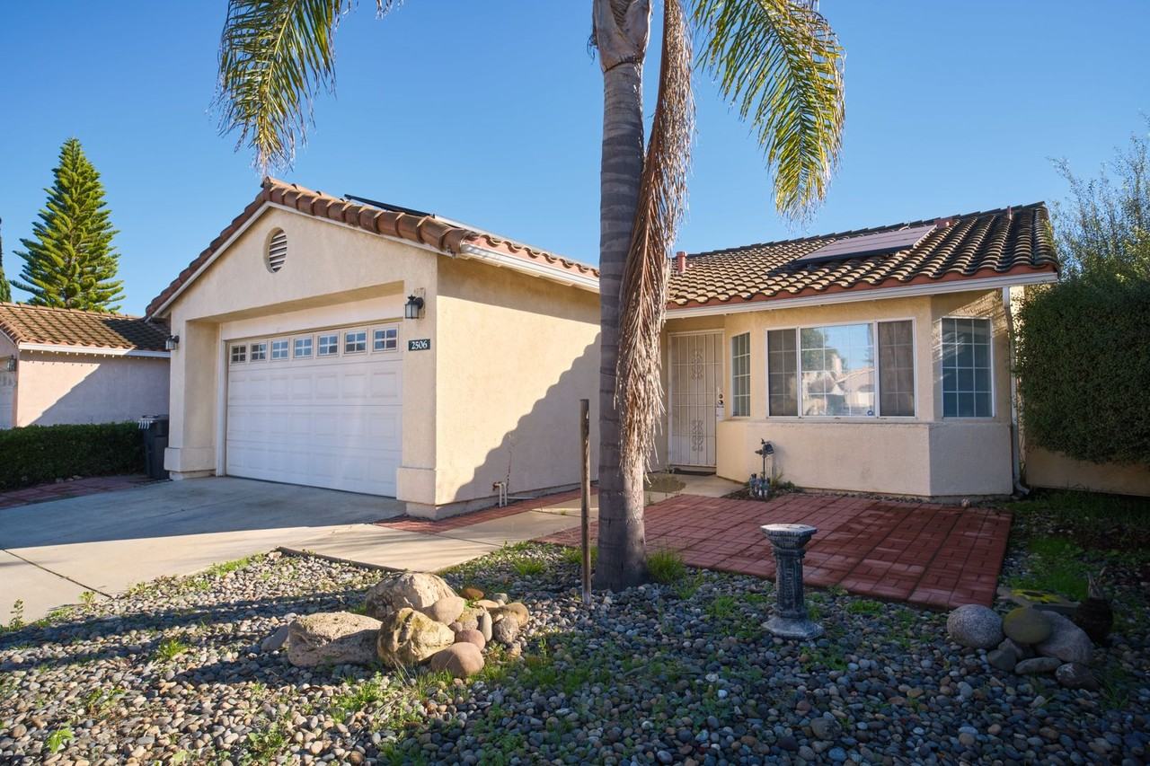 2506 Santa Rosa Street - Photo 2 of 22