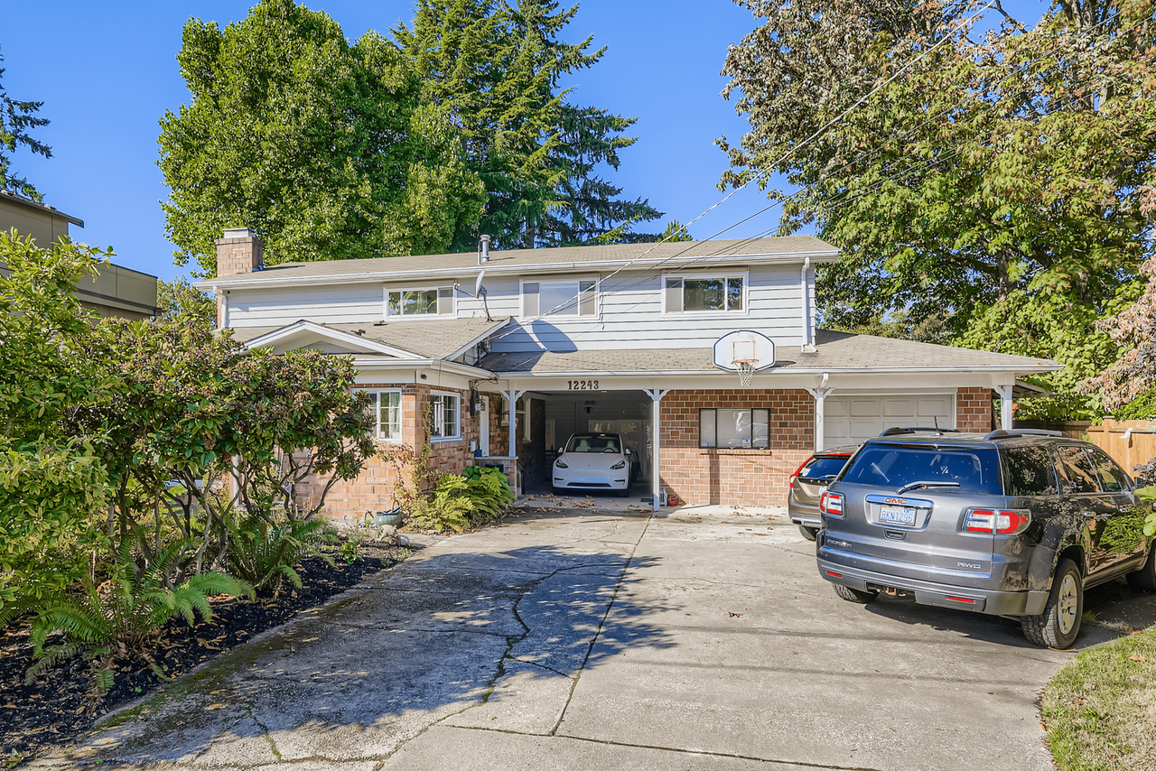 12243 Dayton Ave N