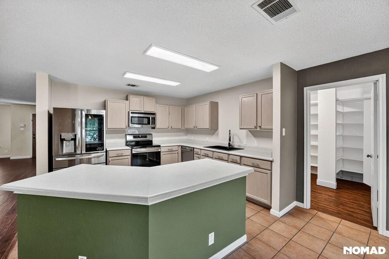 4504 Moose Dr - Photo 4 of 29