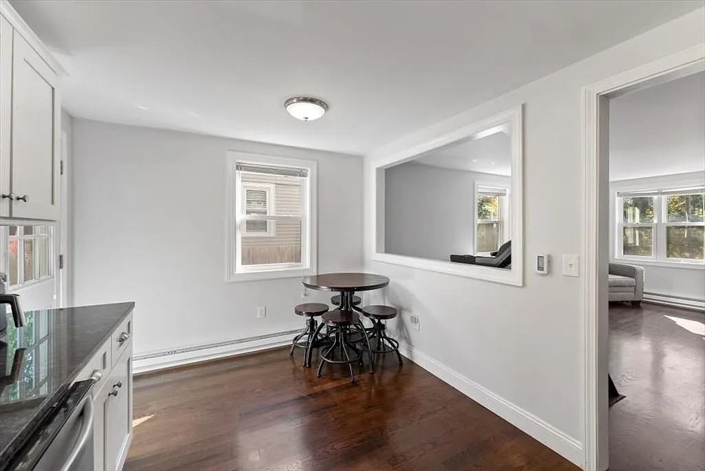 63 Granby St - Photo 5 of 13