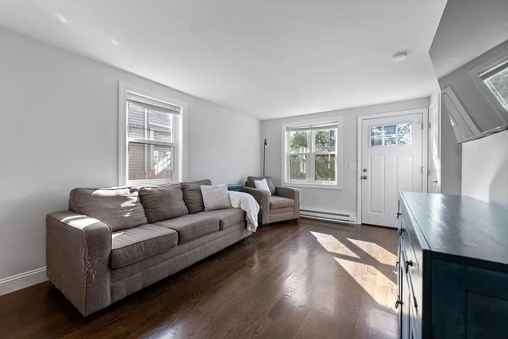 63 Granby St - Photo 6 of 13