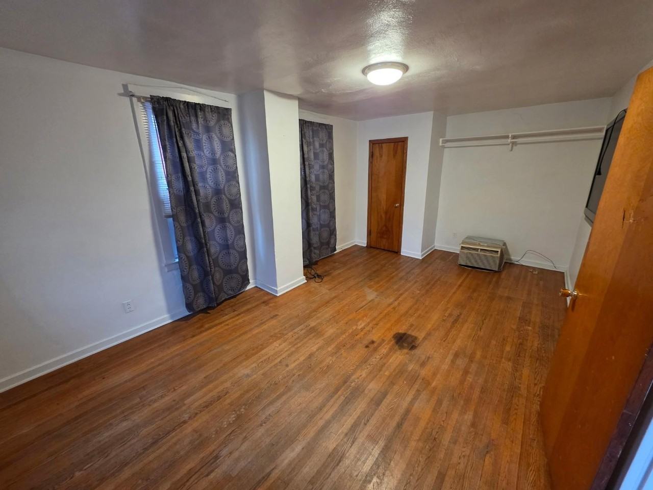 218 West Horner Street - Photo 3 of 17