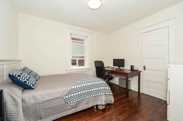 1029 Dovercourt Rd - Photo 2 of 5