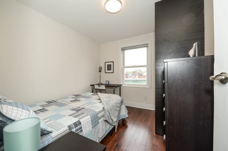 1029 Dovercourt Rd - Photo 3 of 5