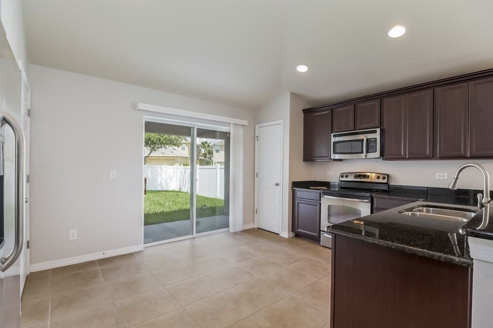 907 Muirwood Way - Photo 7 of 16