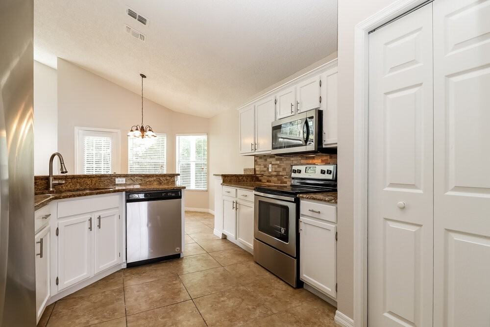 2332 Flamingo Lakes Dr - Photo 6 of 16