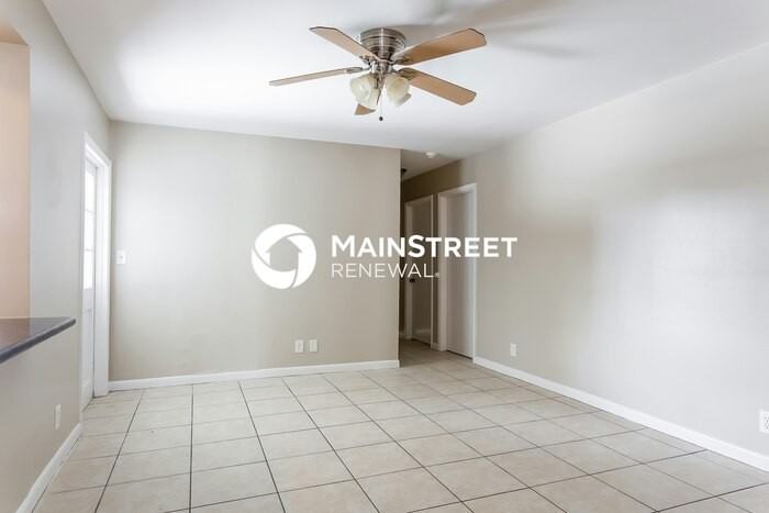 1461 Wyndcliff Drive - Photo 2 of 15