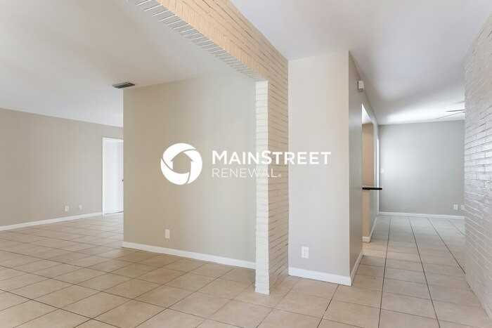 1461 Wyndcliff Drive - Photo 4 of 15