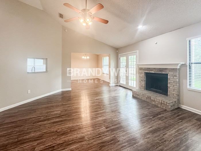 3847 English Colony Dr N - Photo 4 of 17