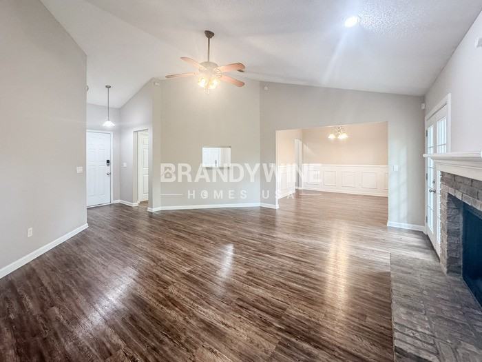 3847 English Colony Dr N - Photo 5 of 17