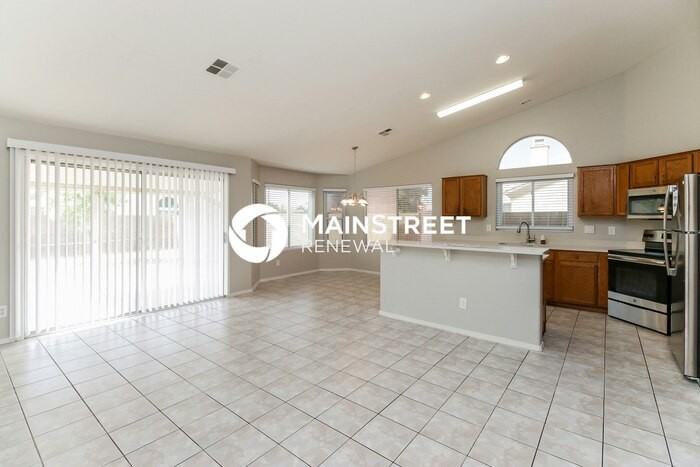 8531 W Vernon Ave - Photo 2 of 16