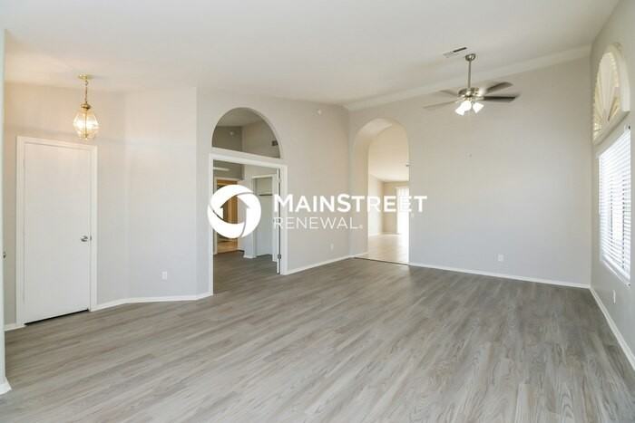 8531 W Vernon Ave - Photo 7 of 16