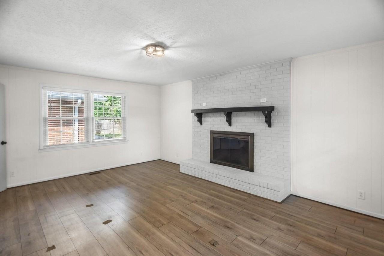 1416 Two Notch Rd Se - Photo 4 of 28