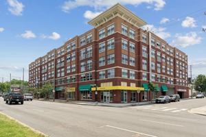 featured image of 800 Kenilworth Avenue Northeast