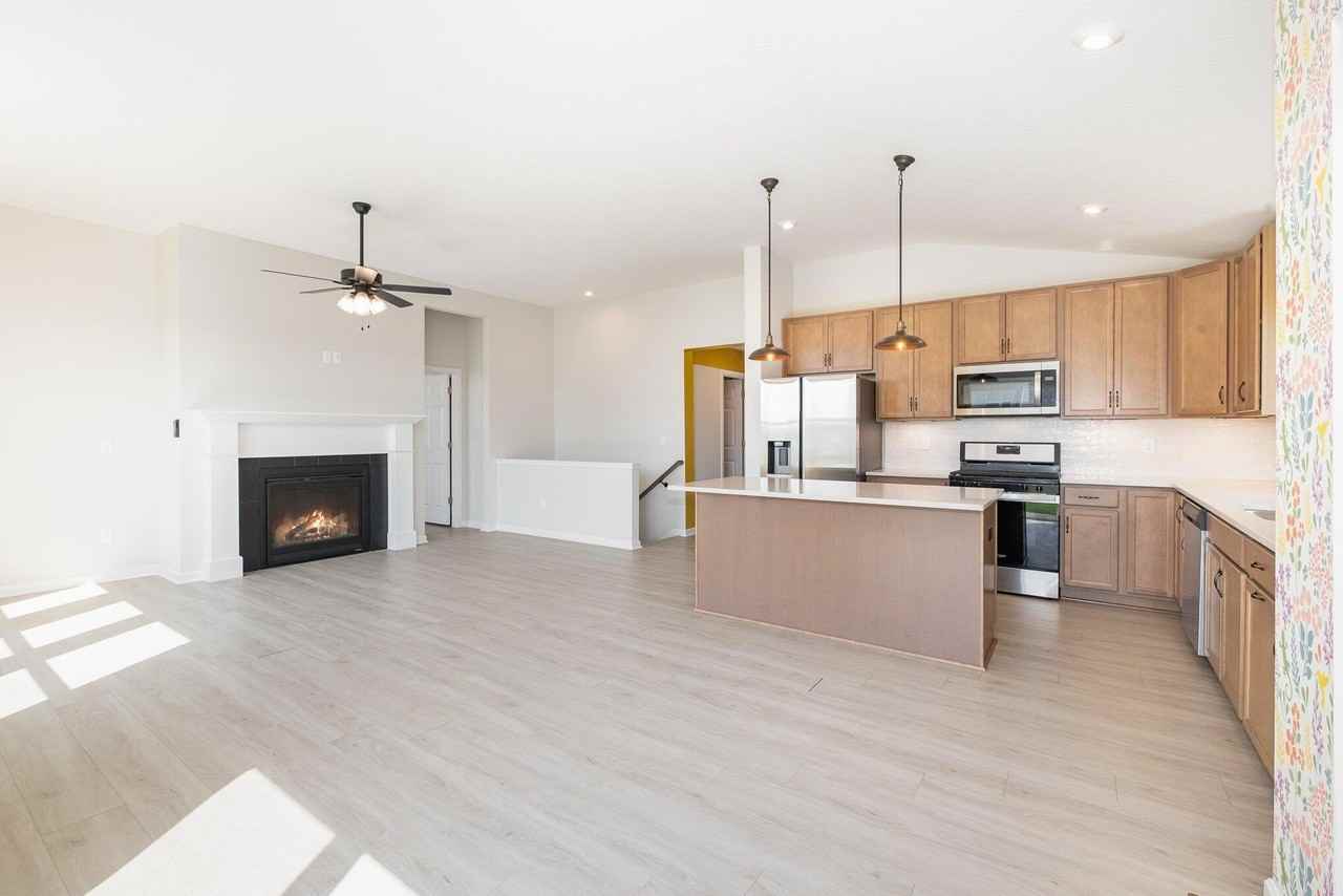 11035 Woodmont Way - Photo 2 of 25