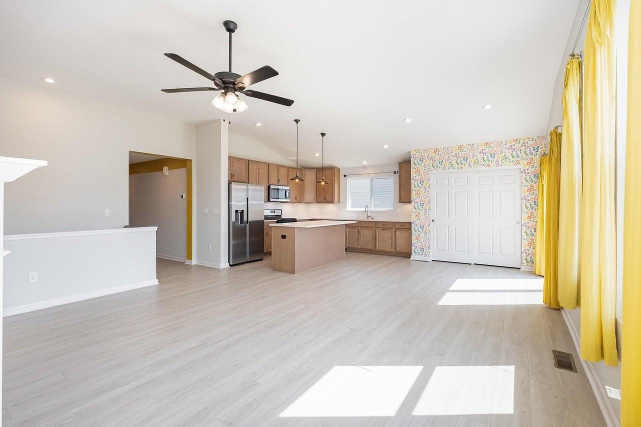 11035 Woodmont Way - Photo 5 of 25