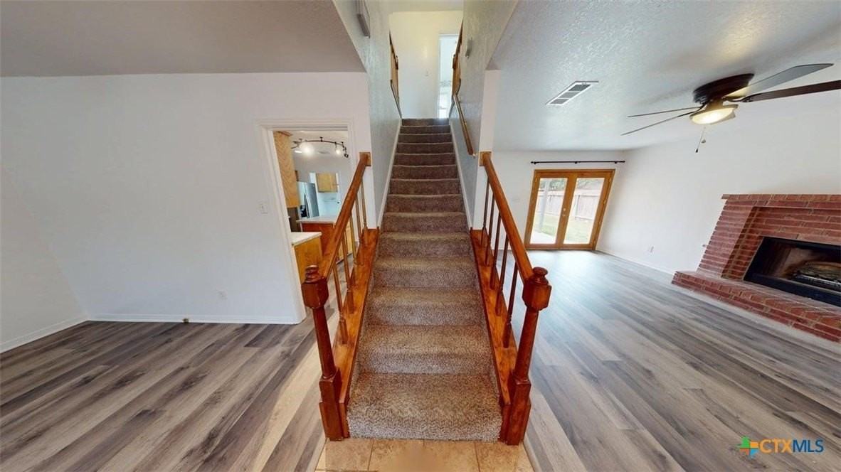 609 Man O War Drive - Photo 3 of 43