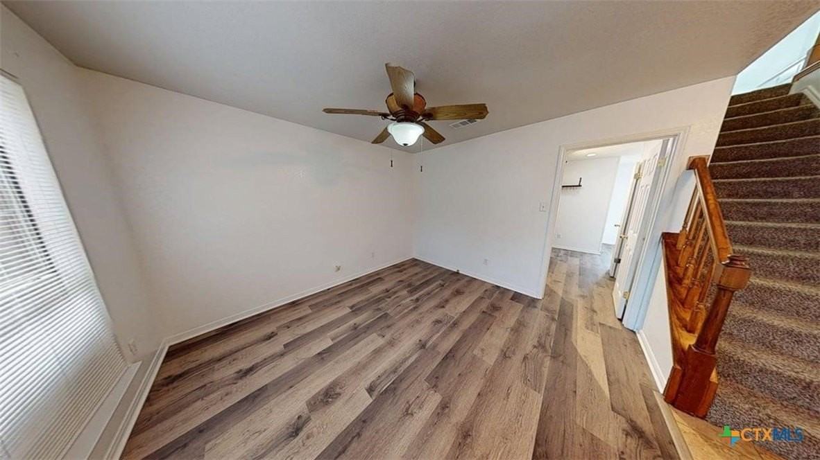 609 Man O War Drive - Photo 4 of 43