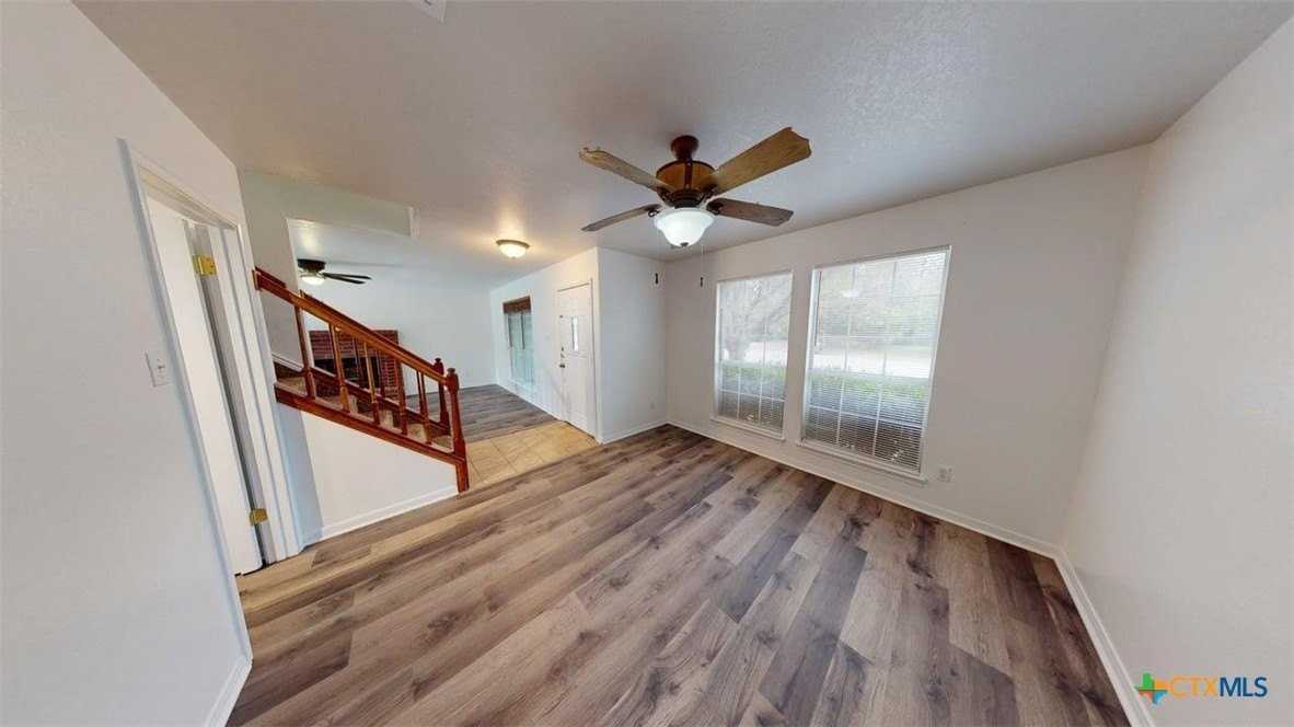 609 Man O War Drive - Photo 7 of 43