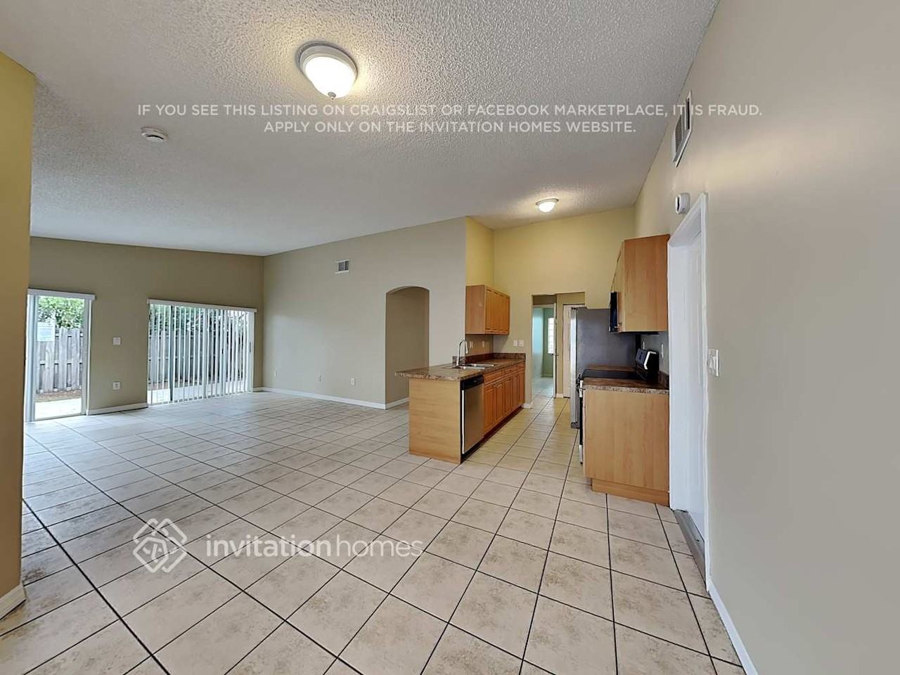 8410 Sw 157th Ct - Photo 6 of 19