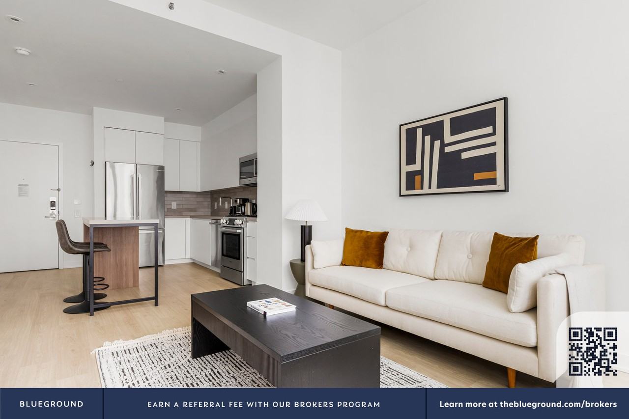 160 Front St #2163 - Photo 4 of 35