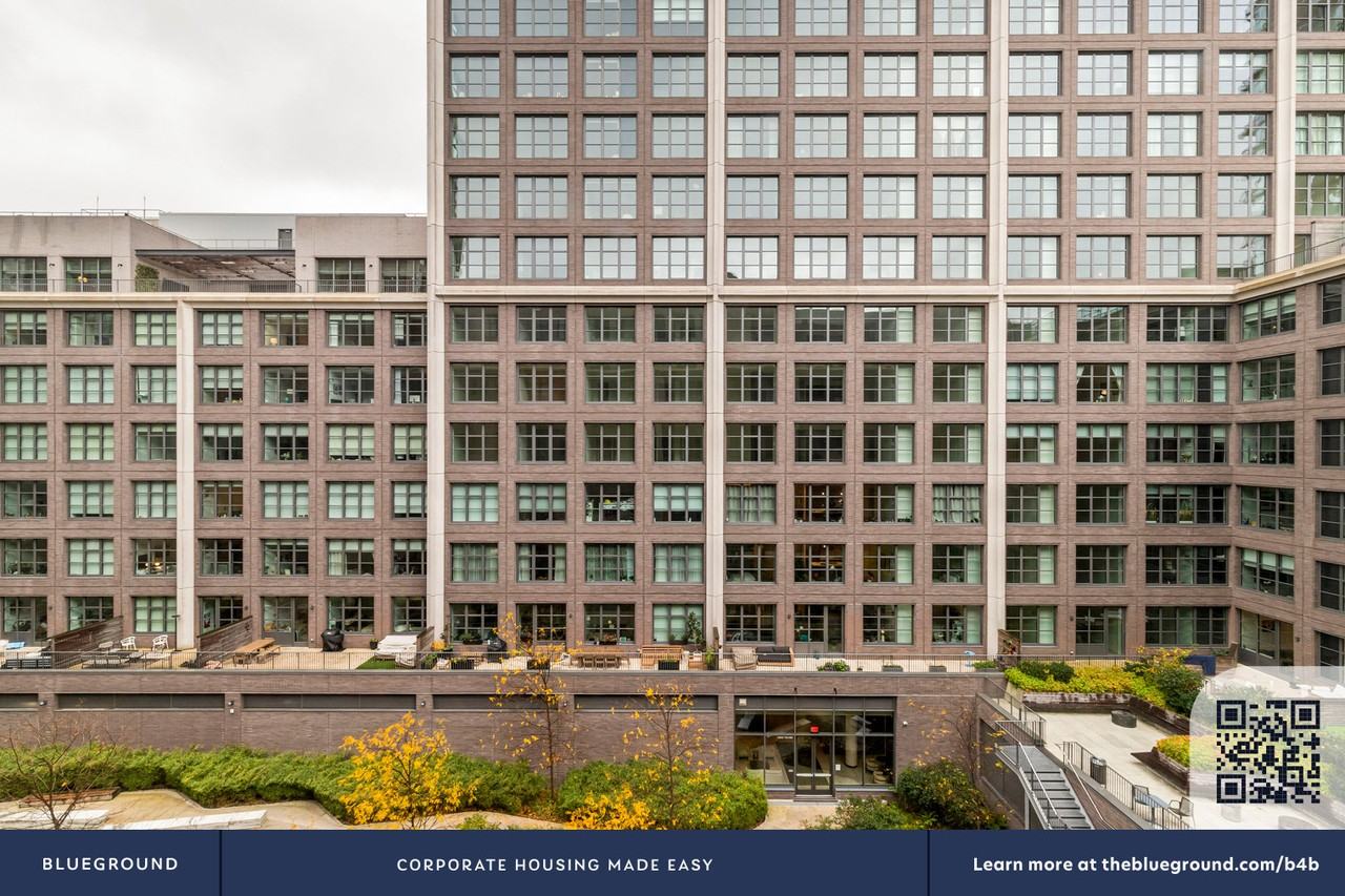 160 Front St #2163 - Photo 5 of 35