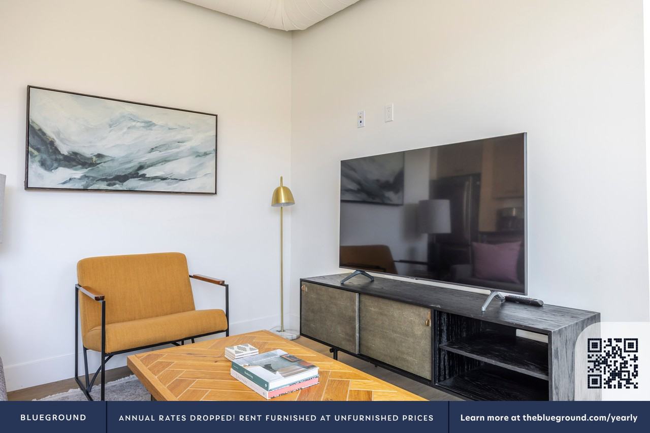 611 N Virgil Ave #1334 - Photo 4 of 26