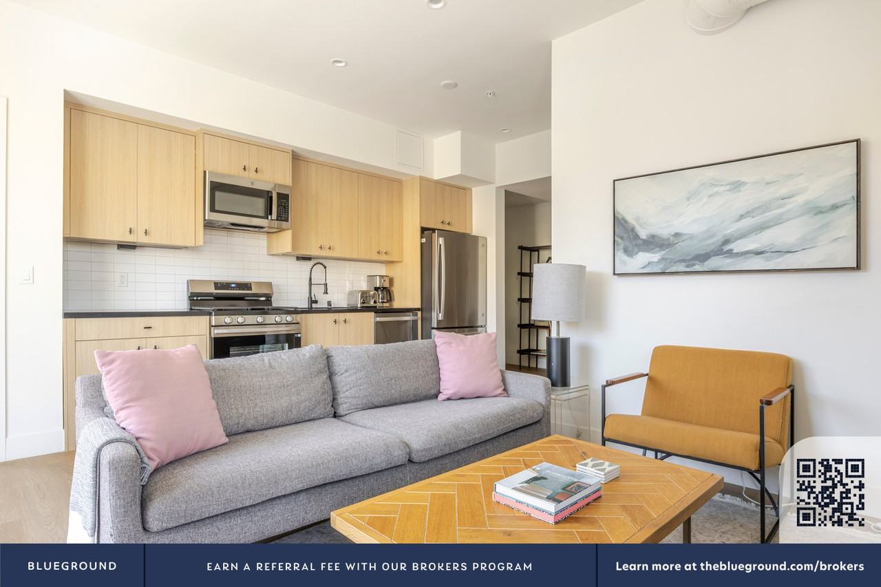 611 N Virgil Ave #1334 - Photo 5 of 26