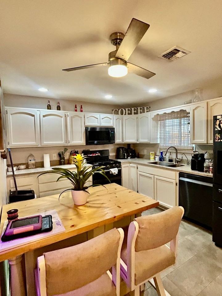 13407 East 55th Street - Photo 3 of 11