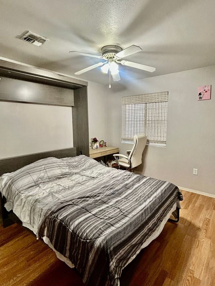 13407 East 55th Street - Photo 6 of 11