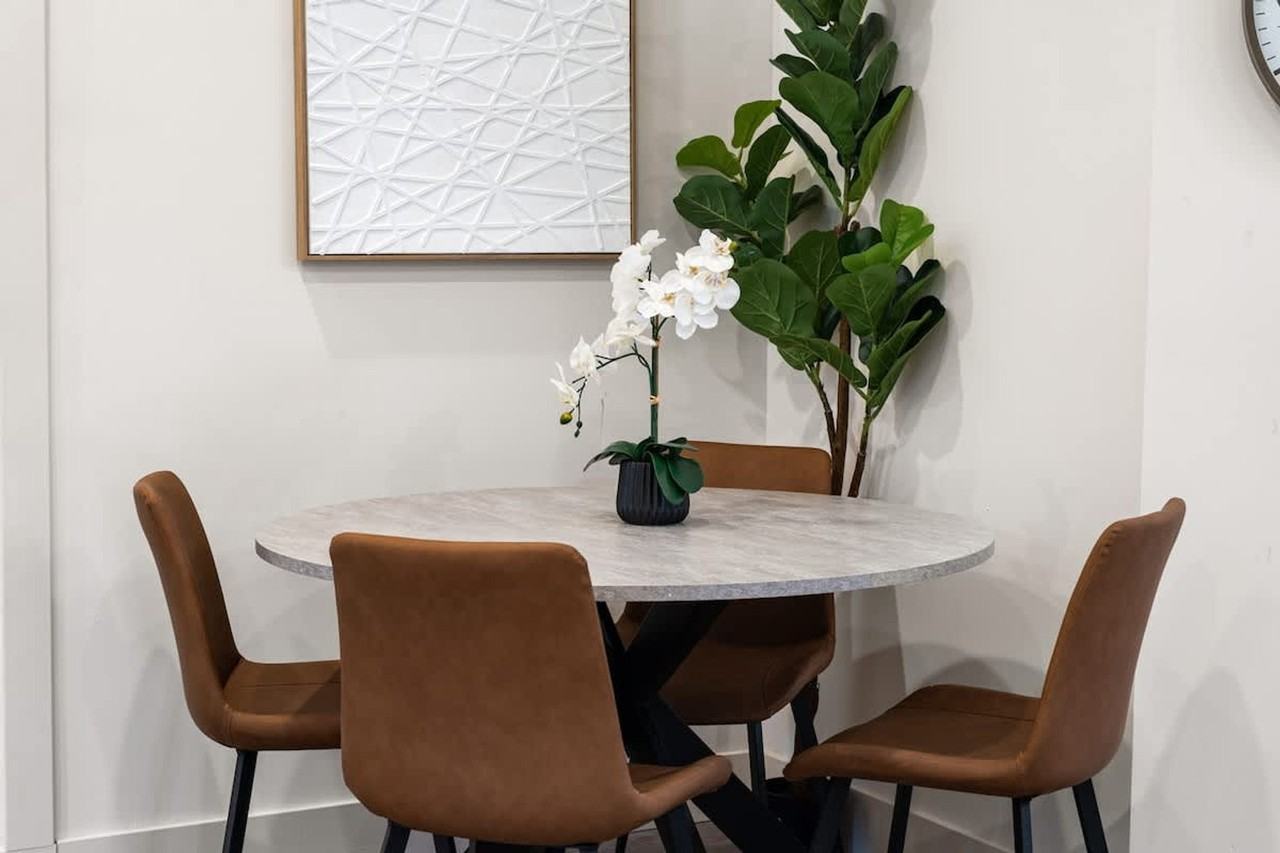 1543 N Claremont Ave #1244947P - Photo 5 of 46