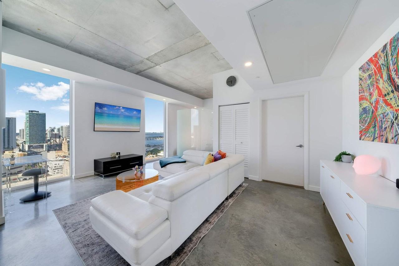 151 Se 1st St #1357114P - Photo 6 of 37