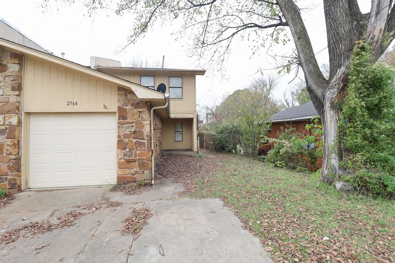 2564 South Jamestown Avenue