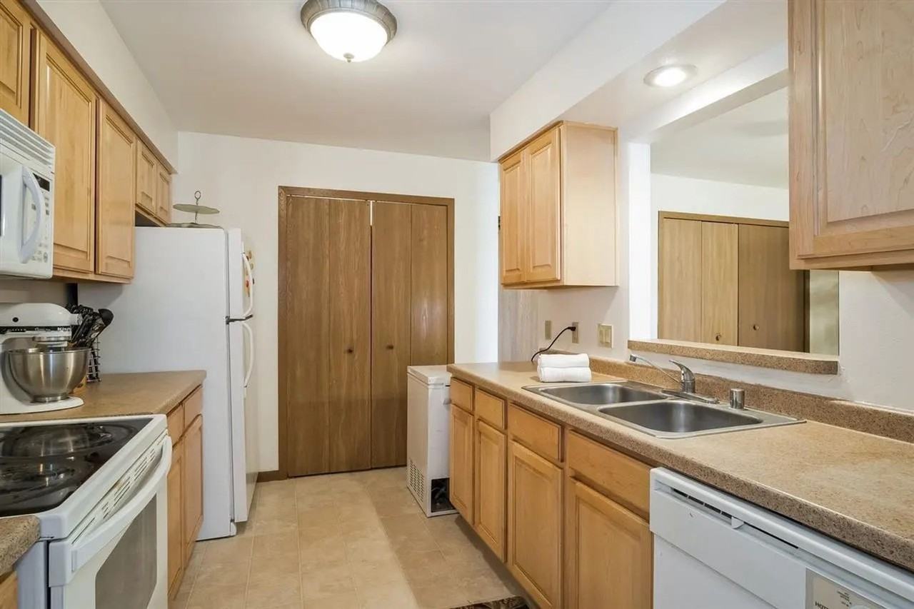 1148 Morraine View Dr - Photo 7 of 12