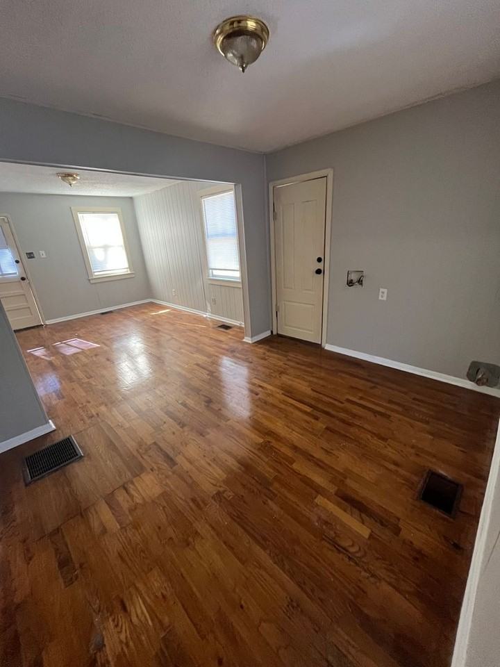 2206 Hillside Ave - Photo 4 of 13