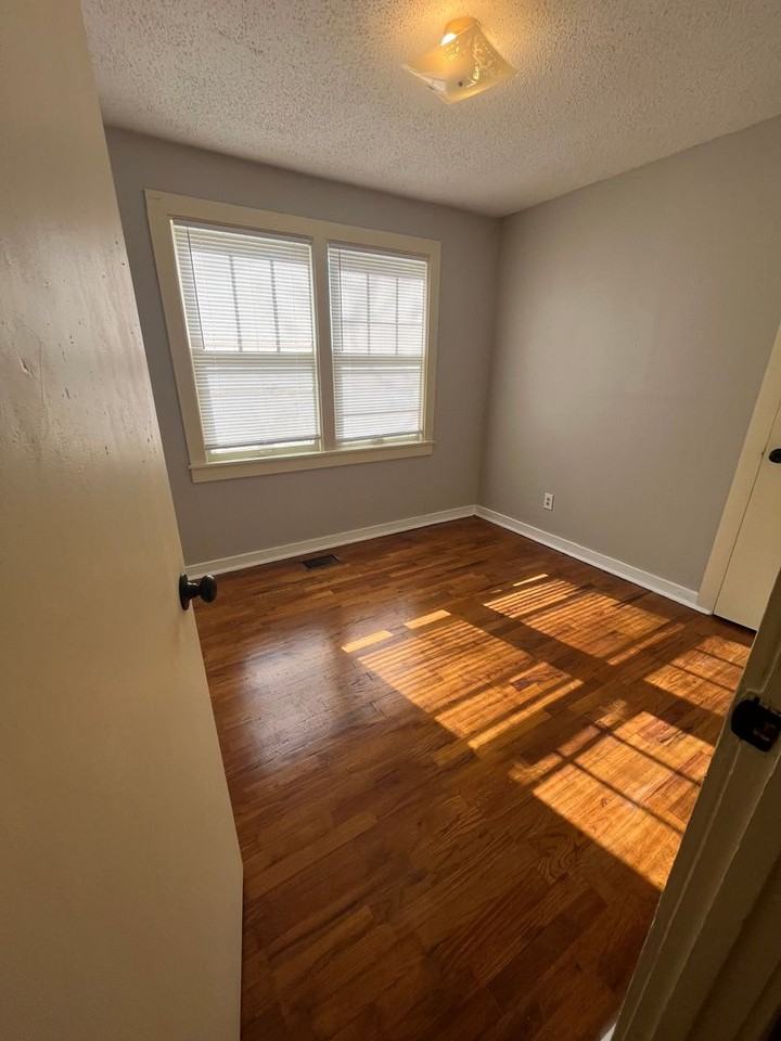 2206 Hillside Ave - Photo 7 of 13