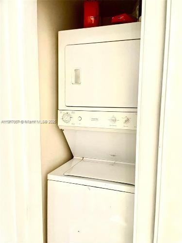 717 Northeast 16th Avenue #717A - Photo 6 of 14