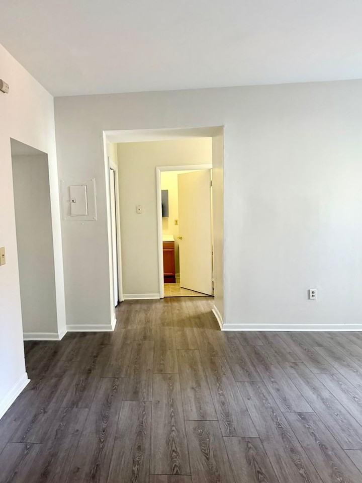 11 Broadway - Photo 7 of 14