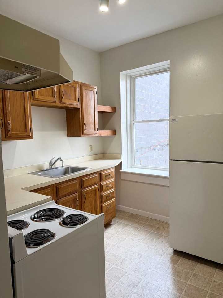 11 Broadway - Photo 7 of 14