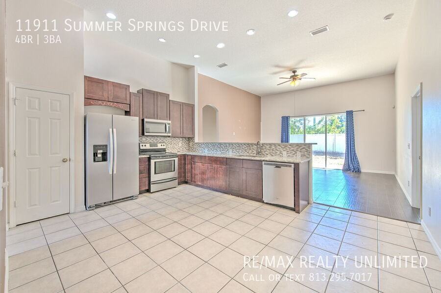 11911 Summer Springs Dr - Photo 5 of 45