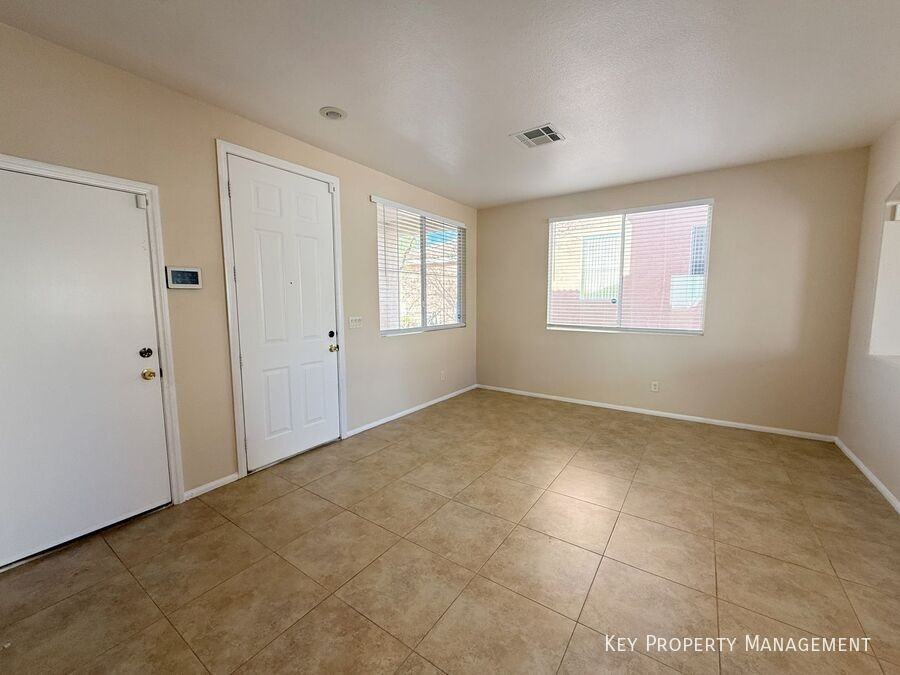 9950 Shadow Grove Avenue - Photo 3 of 37