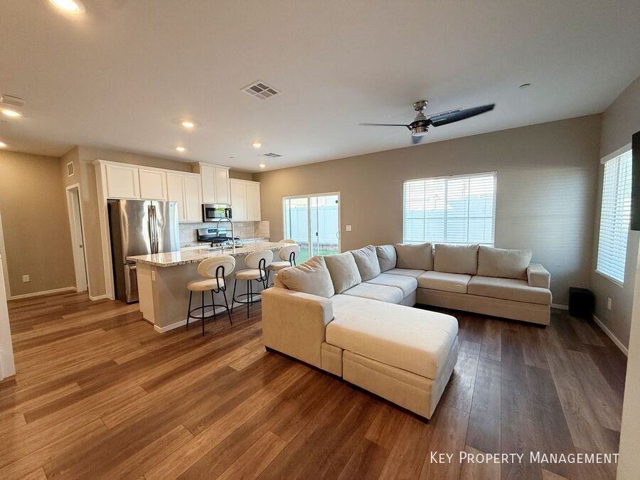 525 Mossy Cup St #711 - Photo 3 of 35