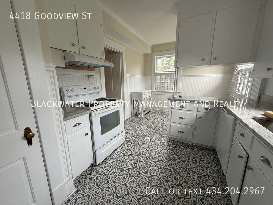4418 Goodview Street - Photo 3 of 11