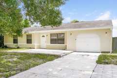 1622 Se Collette Ct - Photo 1 of 1