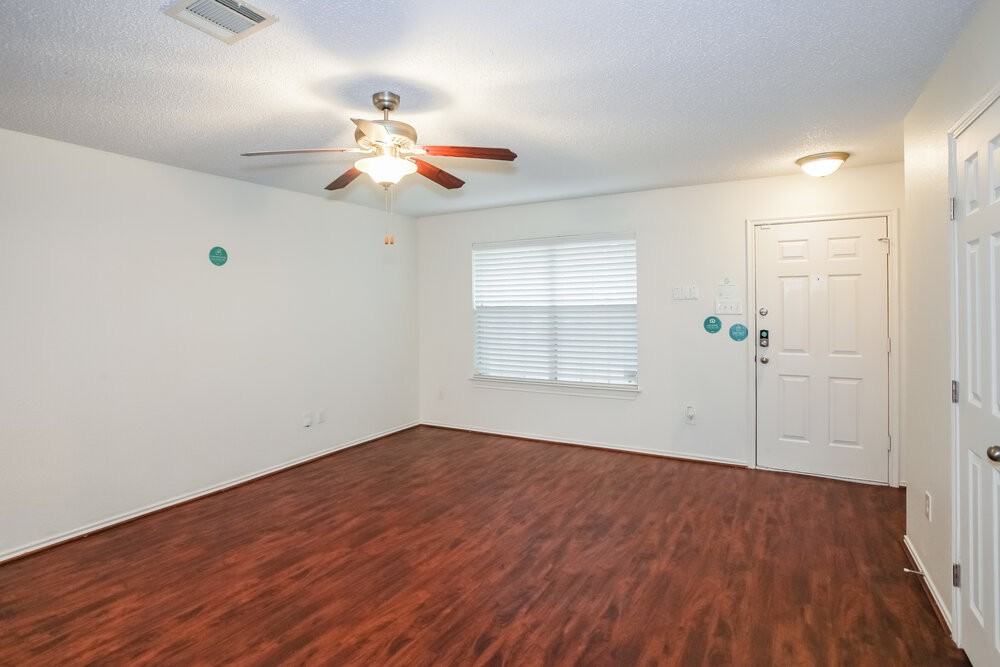 9936 Sparrow Hawk Ln - Photo 4 of 17