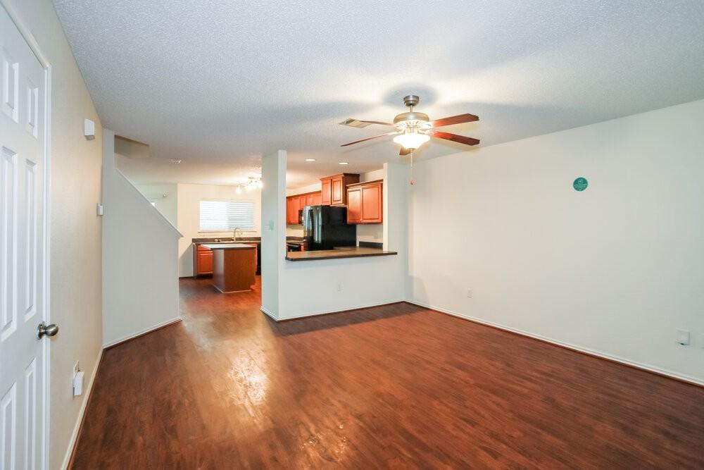 9936 Sparrow Hawk Ln - Photo 5 of 17