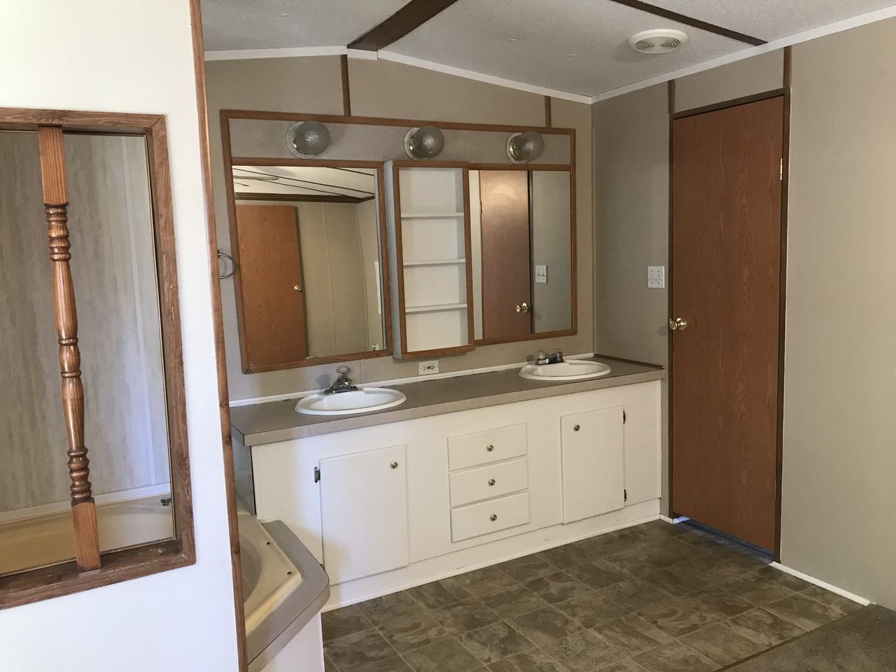 133 James Way - Photo 3 of 7
