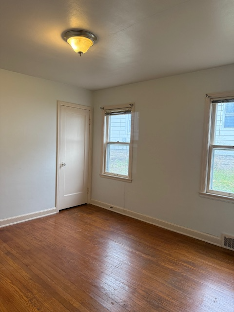 405 South Hine Avenue - Photo 2 of 6